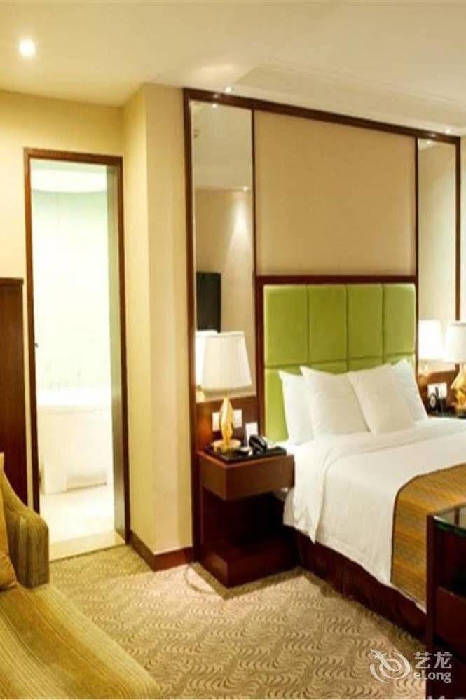 Lijing Grand Hotel City Center Liuzhou Zewnętrze zdjęcie